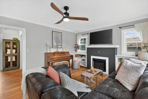 Hough House | Warm and Inviting 3BR Craftsman with Big Kitchen