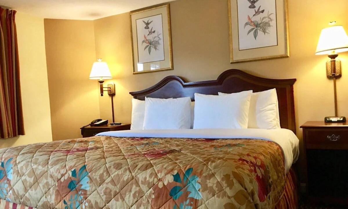 Sturbridge Hotel | Warm and Inviting Sturbridge Accommodation with Complimentary Breakfast