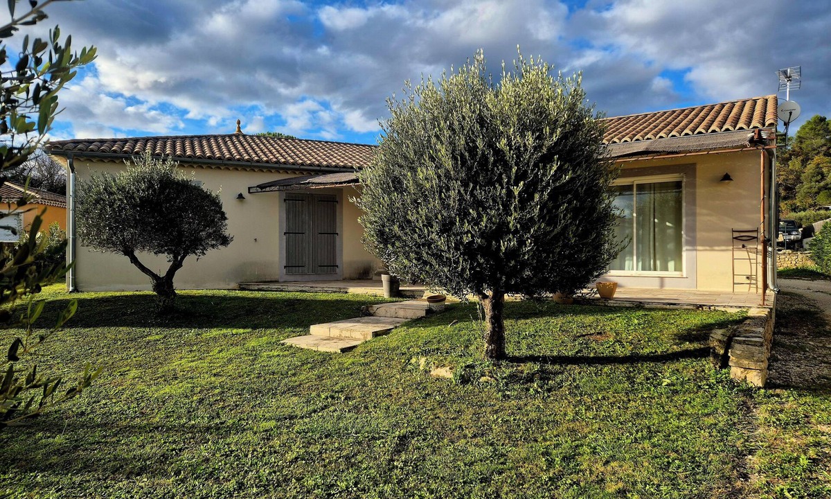Goudargues House | Warm and spacious traditional house.