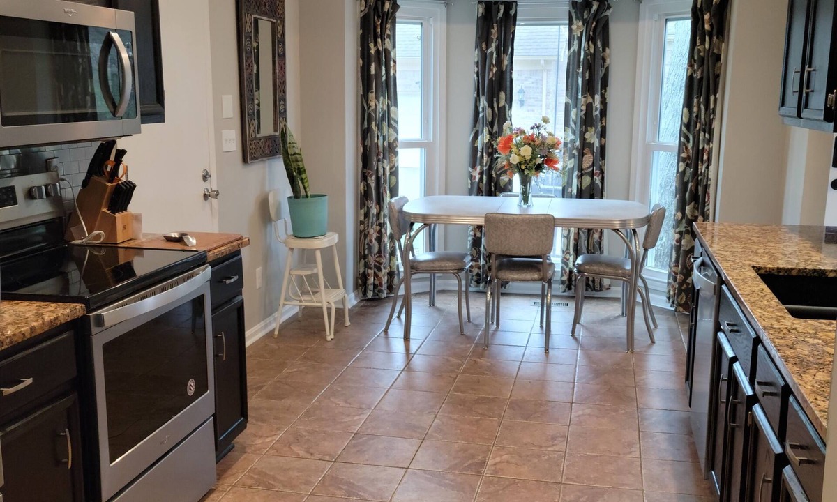 Plantation House | Warm and Welcoming to you and your furry companions to the Bluegrass State!