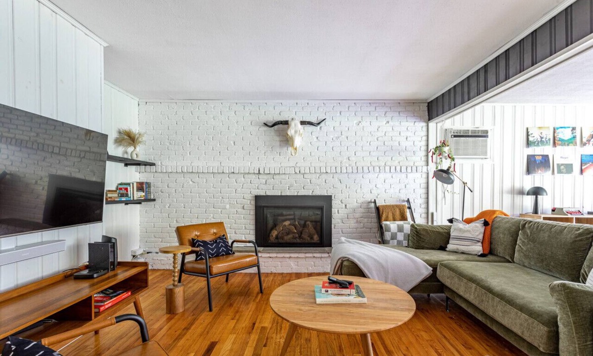 Town of Olive House | Warm Atomic Ranch - MCM One Level