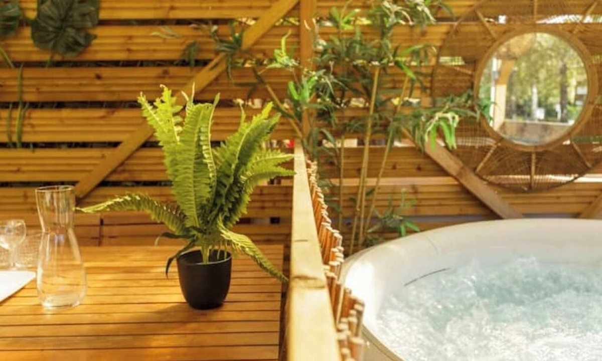 Cote Pavee Boat Rental | Warm barge with jacuzzi Toulouse center