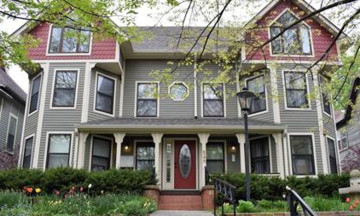 Sherman Hill Apartment | Warm & Cozy 3 Bedroom Condo*