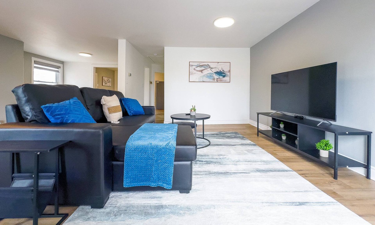 Bobcaygeon Apartment | Warm & Inviting Summer Retreat for 7—Bobcaygeon