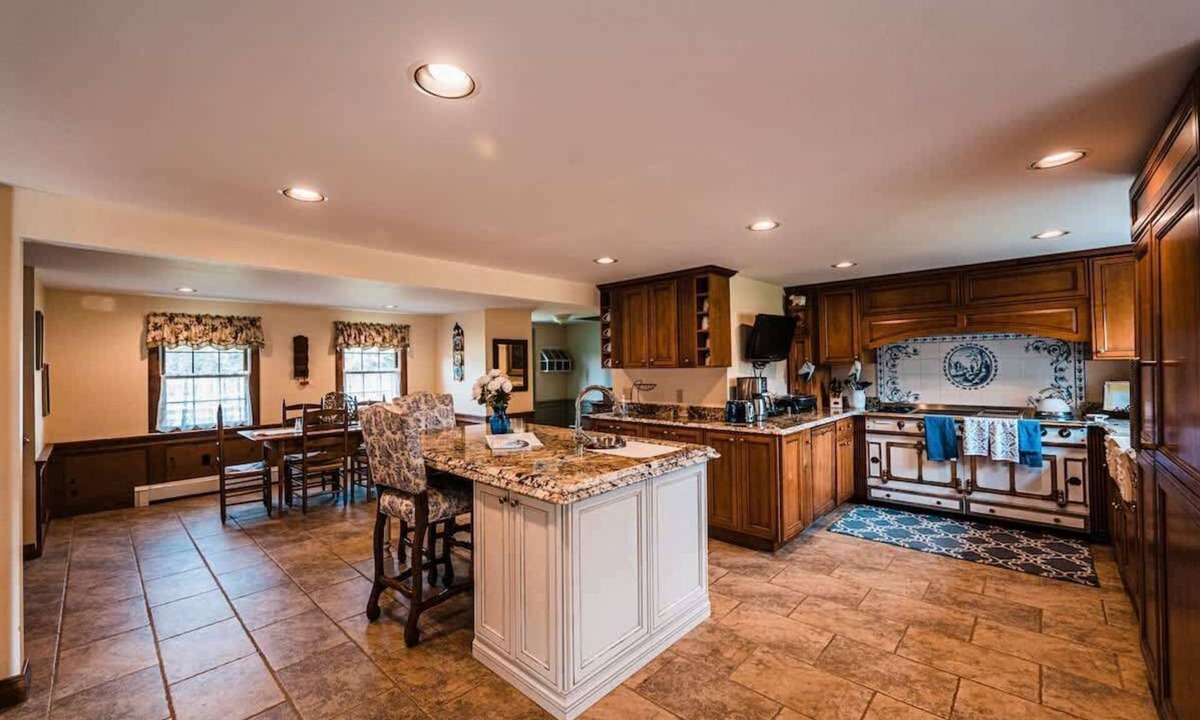 Kingfield House | Warm Riverside Kingfield Ranch