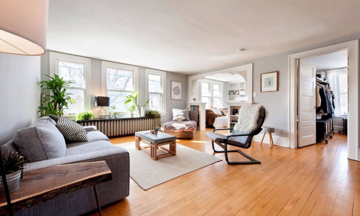 Northeast Minneapolis Arts District Apartment | Warm, Walkable Arts District Loft, Sauna & Firepit