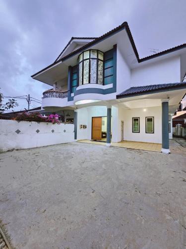 Muar House | Warni Villa 197 Whole Or Room