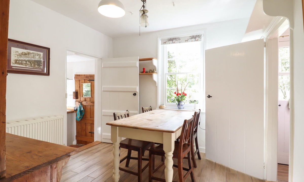 Bures Cottage | Warren Cottage