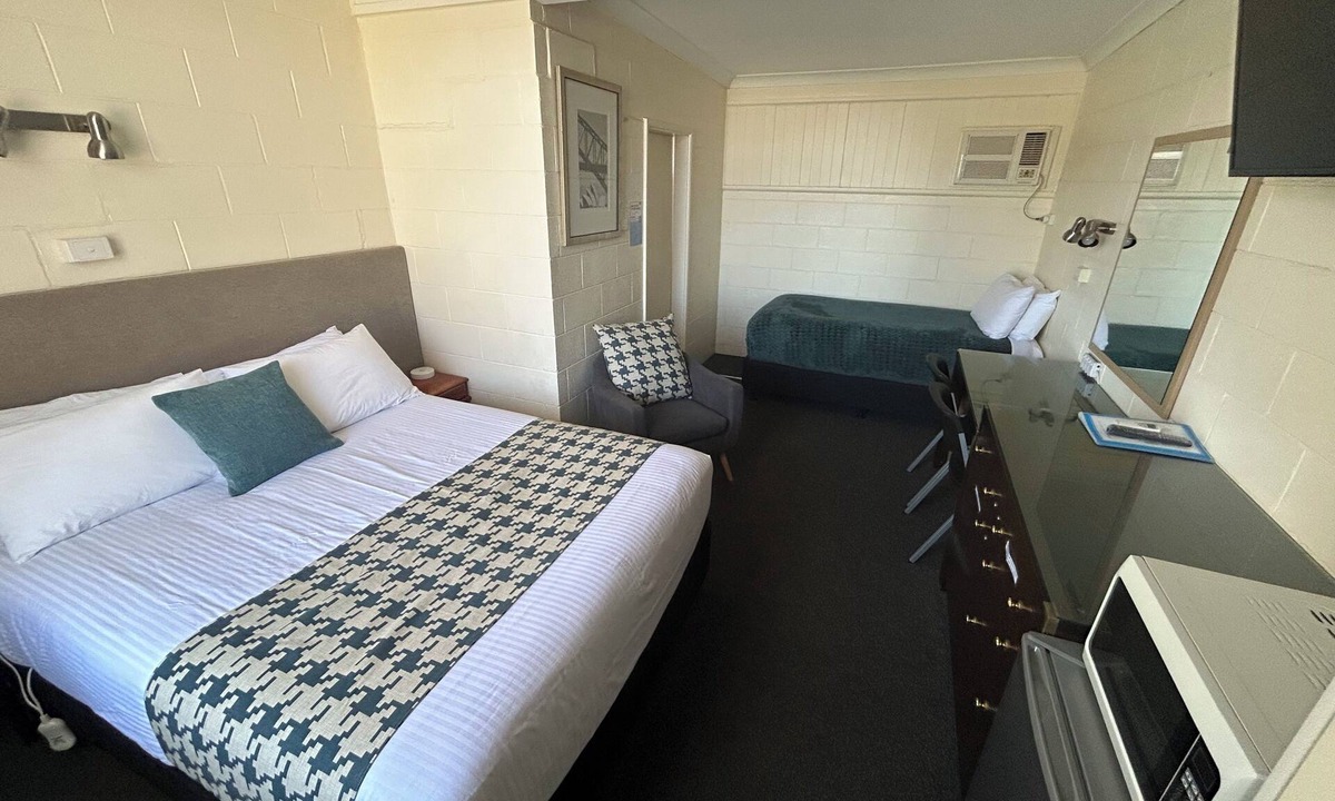 Warren Hotel | Warren Motor Inn