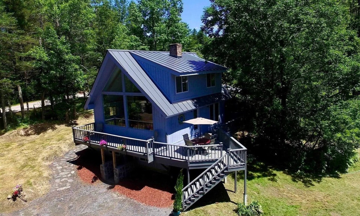 Warren Ski Chalet | Warren VT Chalet for Ski, Summer + Fall Fun, WIFI