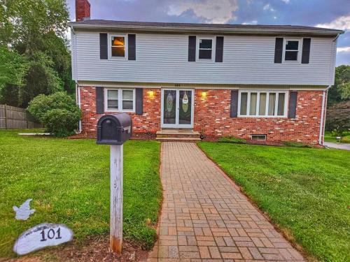 Warwick House | Warwick Colonial Retreat