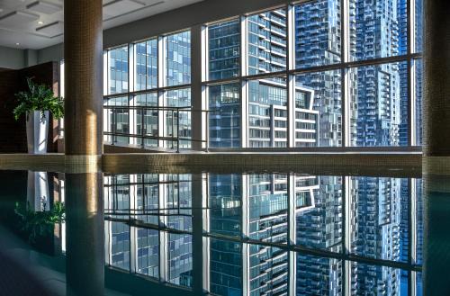 Downtown Montreal Hotel | Warwick Le Crystal - Montréal