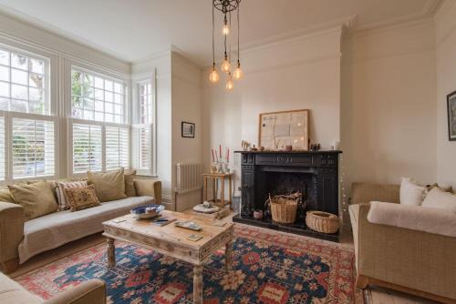 Deal House | Warwick Villa