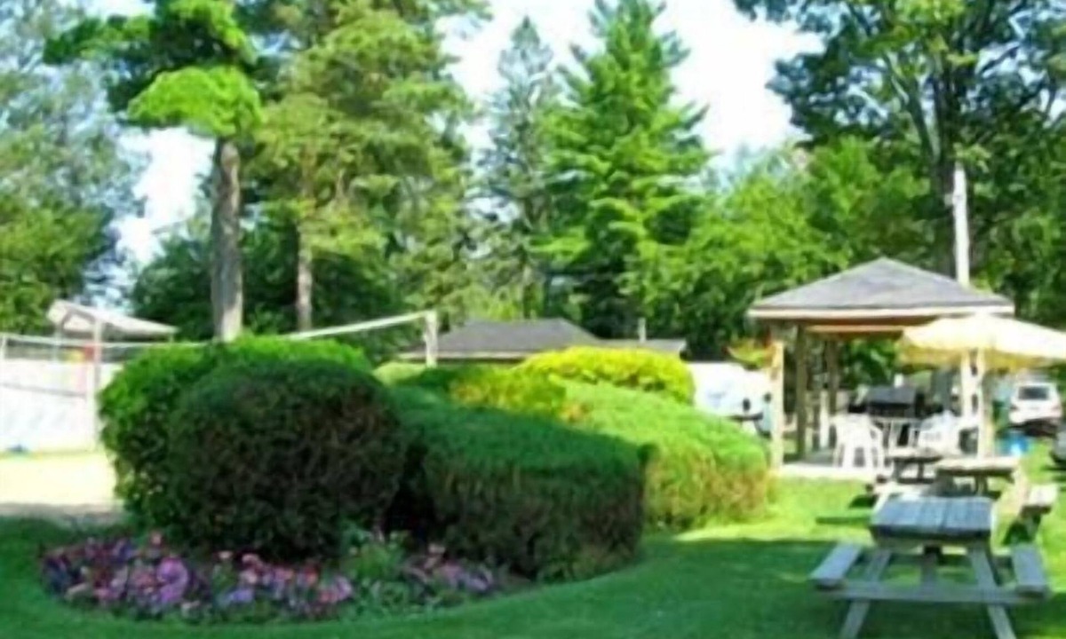 Wasaga Beach Hotel | Wasaga Beach Inn And Cottages
