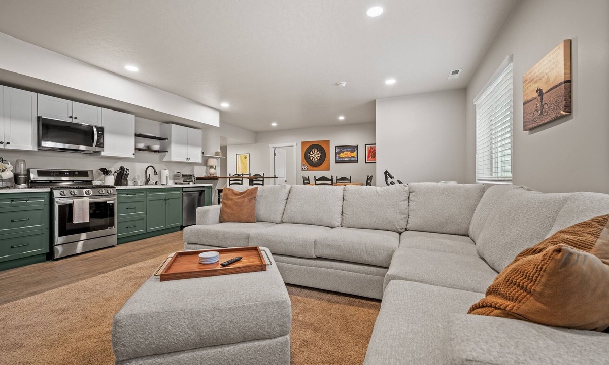 Mountain Green House | Wasatch Peak Chateau R3b| Snowbasin Skiing |Unit B