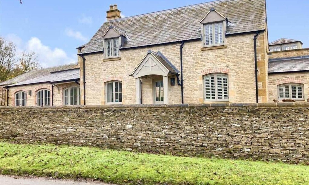 Moreton-in-Marsh House | Washbrook Cottage Sum