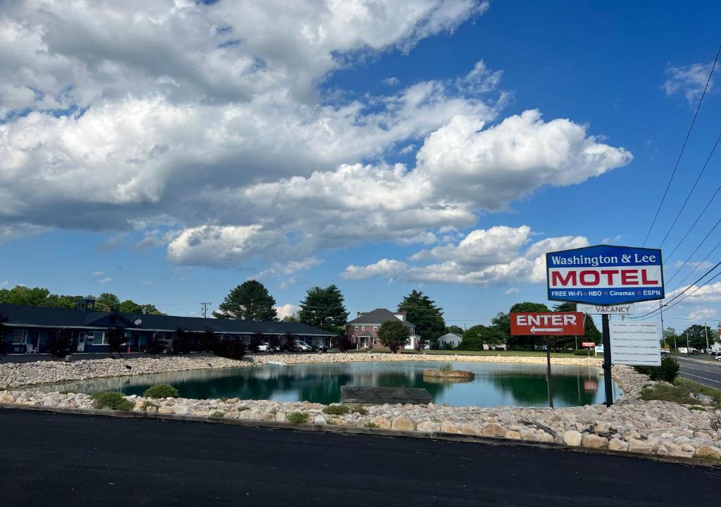 Montross Hotel | Washington & Lee Motel