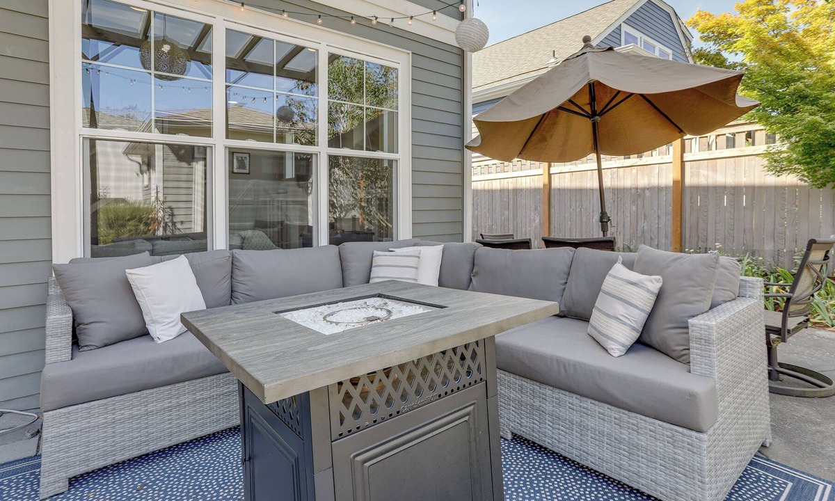 Sunset Hill House | Washington Retreat w/ Balcony, Patio & Fire Pit!