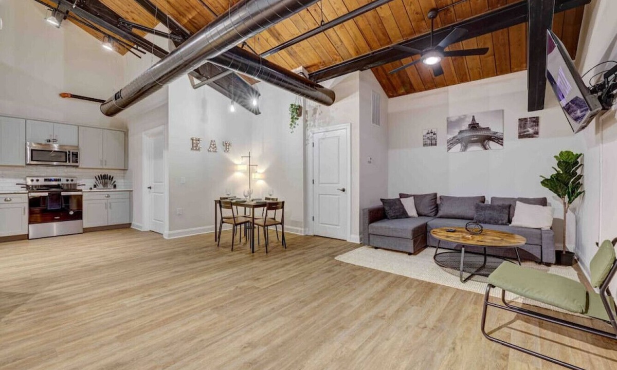 East Stroudsburg Apartment | Washington303 · Luxury Industrial Style King SuiteB- Shawnee Mtn!