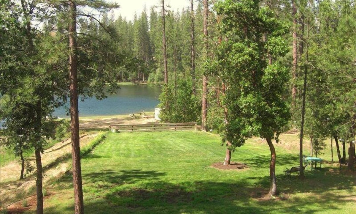 Nevada City Cabin | Watanda Lodge at Lake Vera