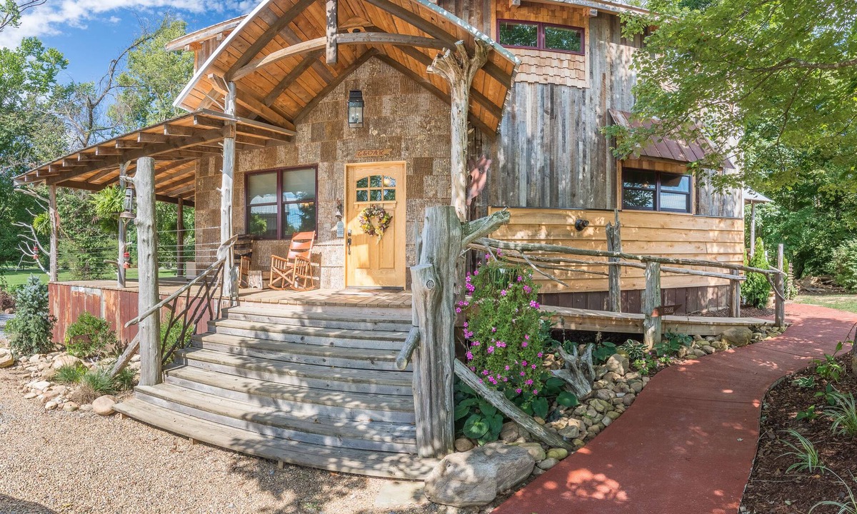 Johnson City Cabin | Watauga River Cabins- Cedar Cabin