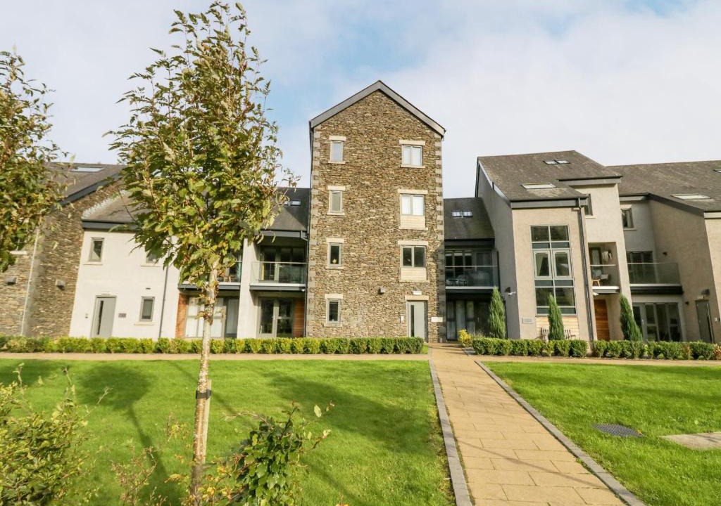 Backbarrow Apartment | Watch Tree Apartment