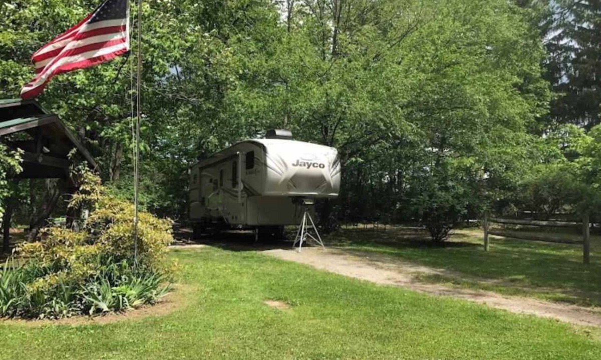Wellsboro House | Water and Electric 30 Amp Pull through up to 24FT Site *12* Site ONLY