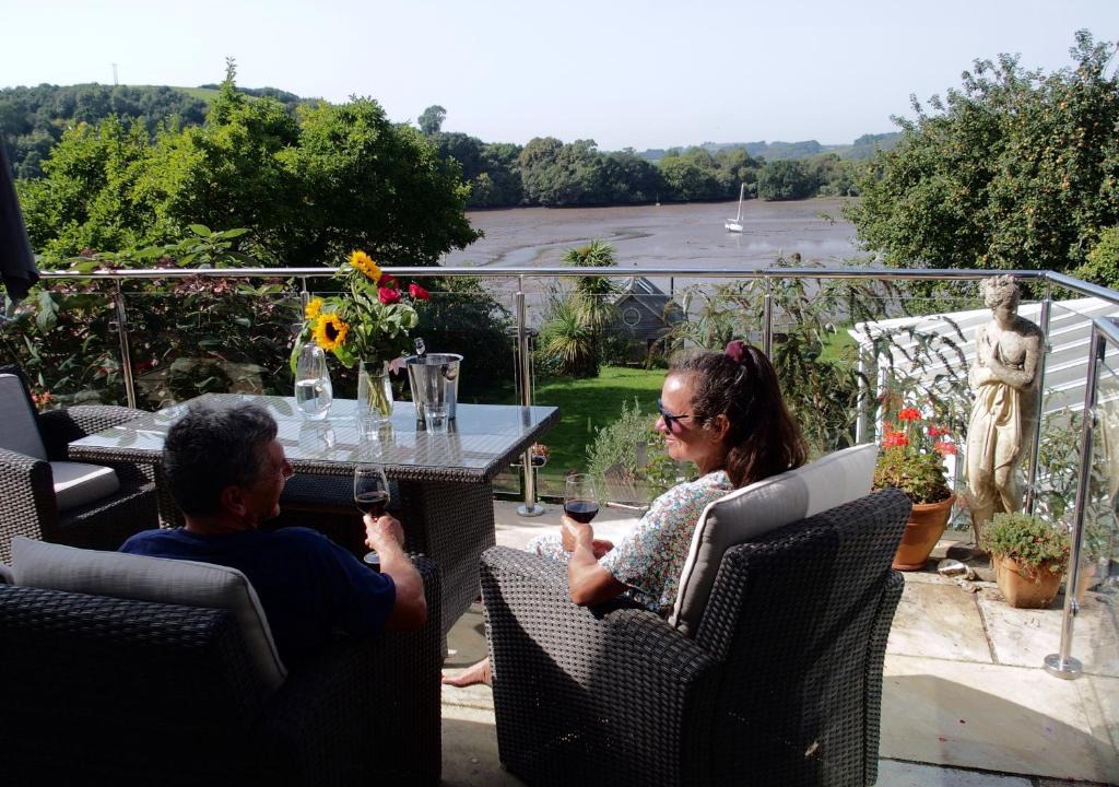 Dittisham Bed & Breakfast | Water Edge