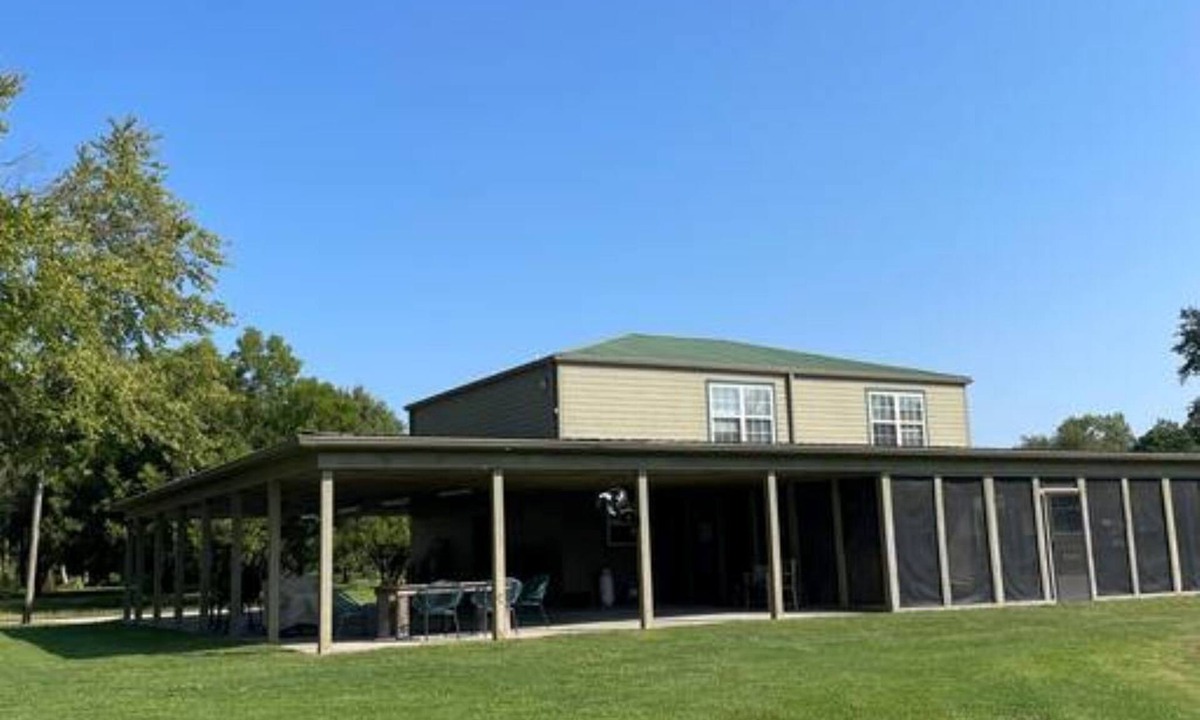 Desha Cabin | Water front 5 bedroom 2 bath Pendleton Point