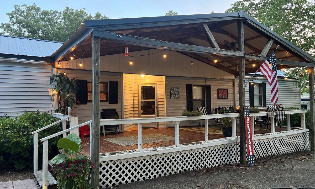 Porum House | Water Front Cabin on Lake Eufaula