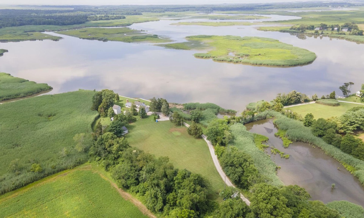 Bridgeton House | Water front home on the Cohansey River