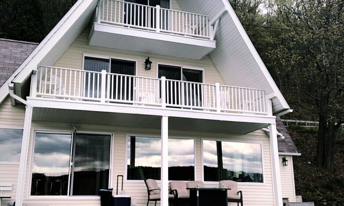 Hammondsport House | Water Front House Near Keuka Lake Wineries