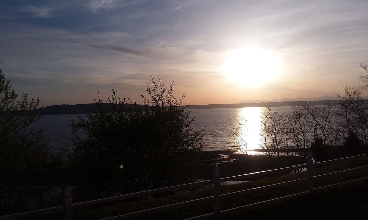 Des Moines House | Water Front Property