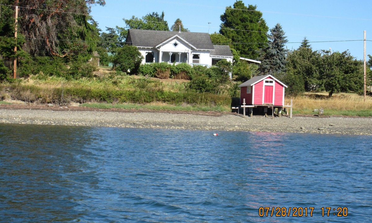 Nordland House | Water front property with spectacular views.