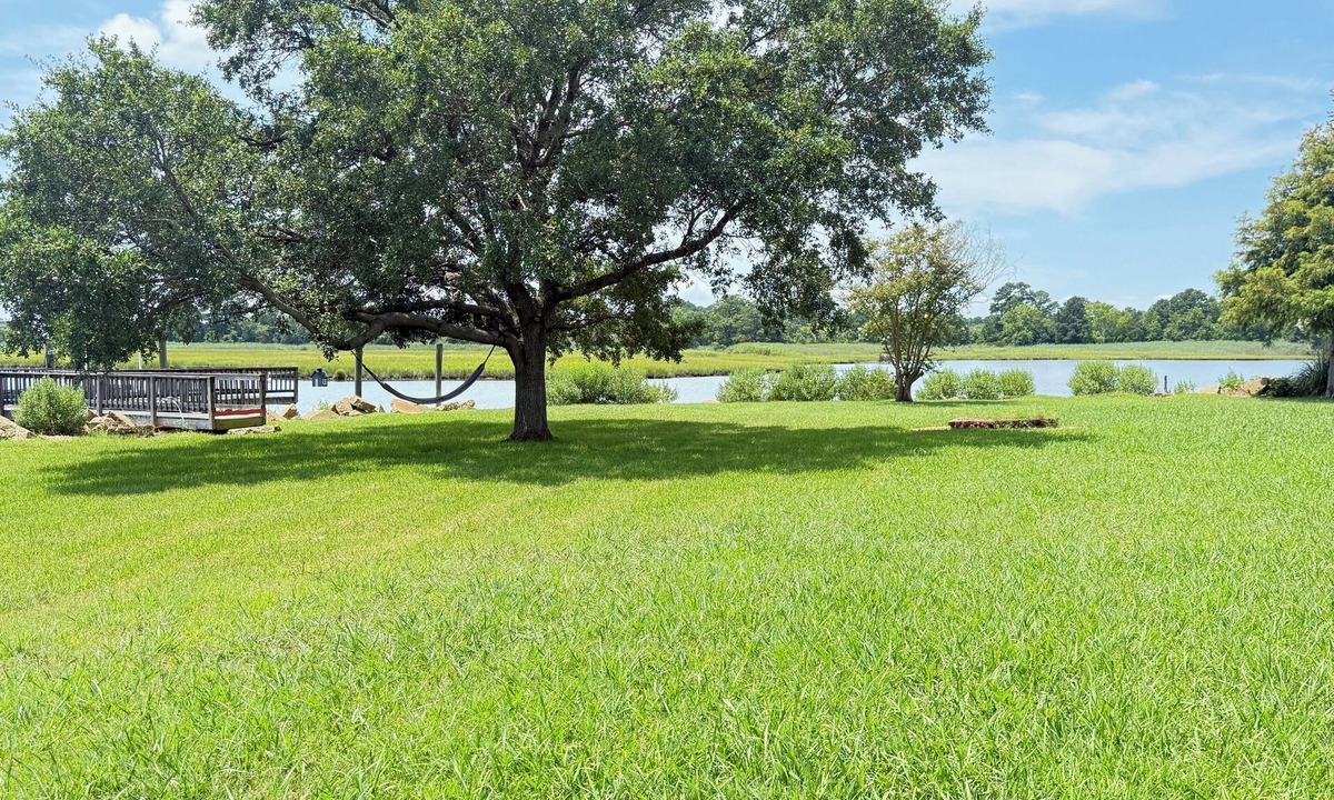 Hampton House | Water front, river views, fishing from backyard, Large yard to enjoy.