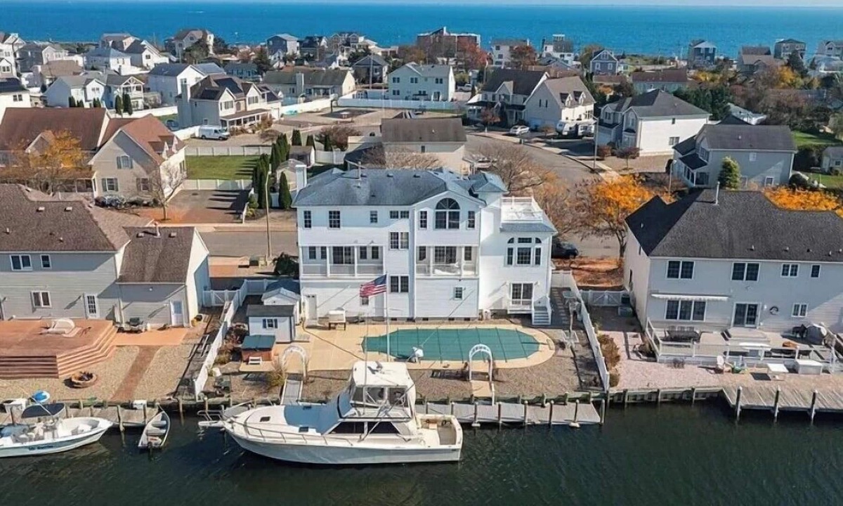 Forked River Villa | WATER FRONT VILLA Pool,Hot Tub,Elevator,85ft Dock near to beach 28 days rental