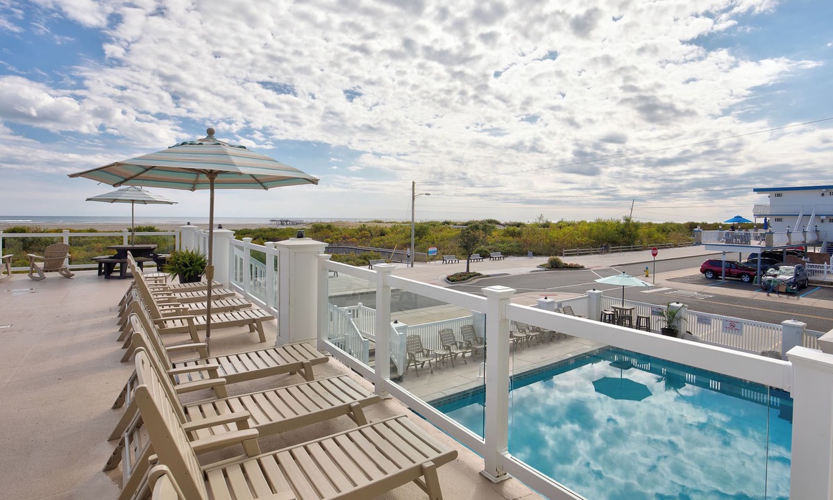 Wildwood Crest Hotel | Water's Edge Ocean Resort