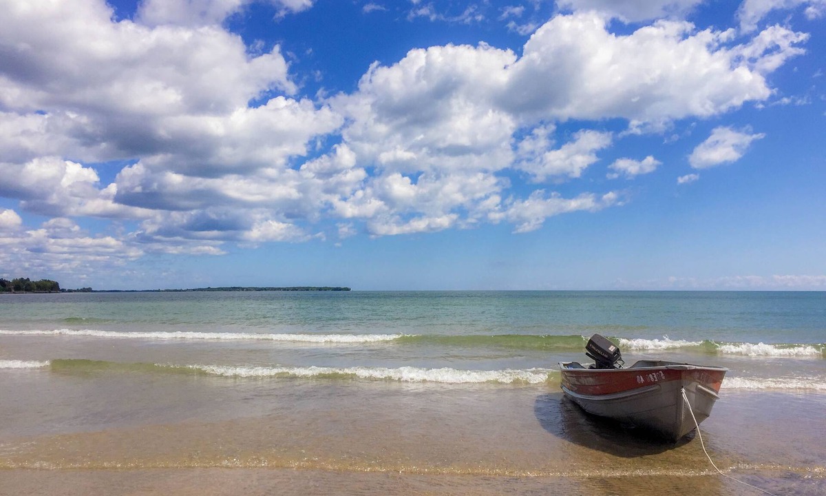 Carrying Place Cottage | Water's Edge: Your gateway to Prince Edward County