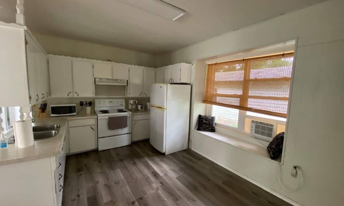 Napanee Apartment | Water street in main floor