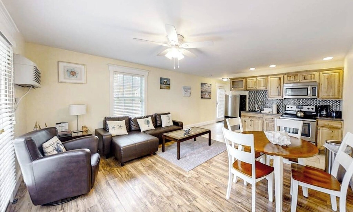 Edgecomb Hotel | Water-view condo at Sheepscot Harbour Resort with deck, full kitchen, and WiFi