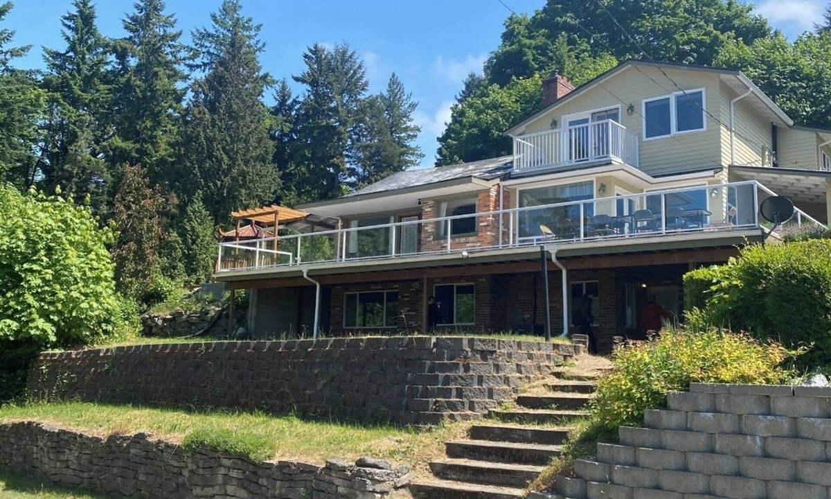 Federal Way House | Water view house