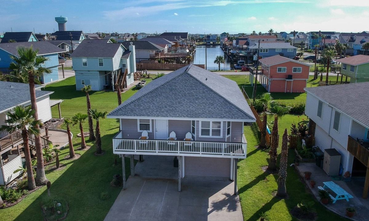 Isla Del Sol House | Water Views|$200 Free Activities Daily|Nearby Beach|Fishing Pier Nearby|Dog Friendly|Beach Toys&Bike