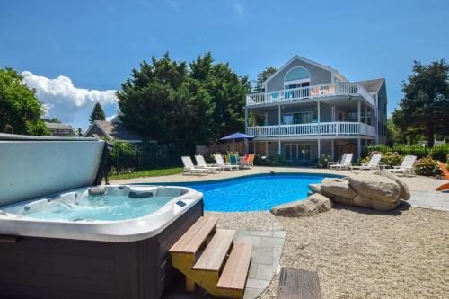 West Dennis House | Water Views Private Pool Access to Cove