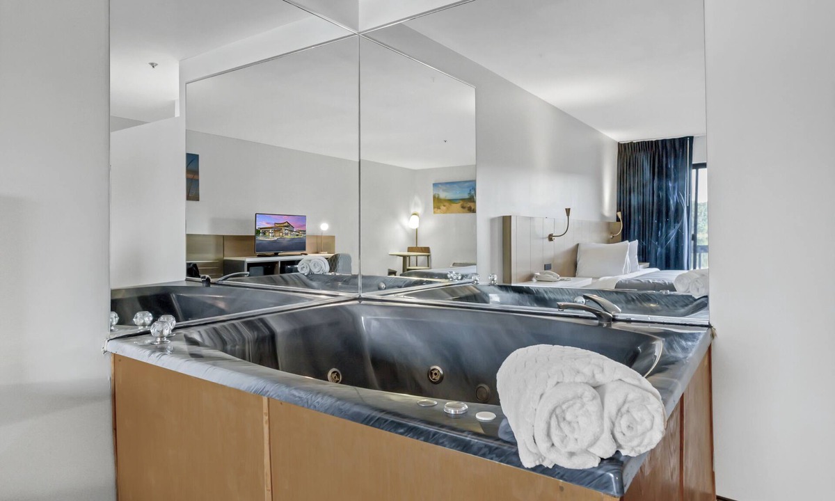 Chesterton Hotel | Waterbird Lakeside Inn