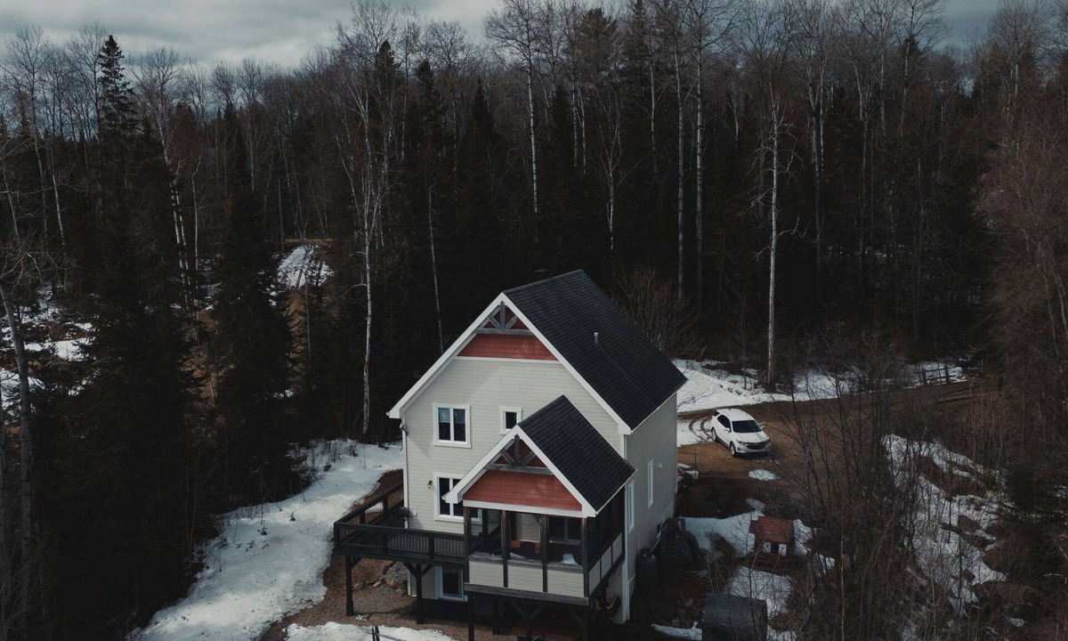 Saint-Michel-des-Saints Ski Chalet | Waterfront, Spa, Sauna, Cold bath Private dock, Fishing, View