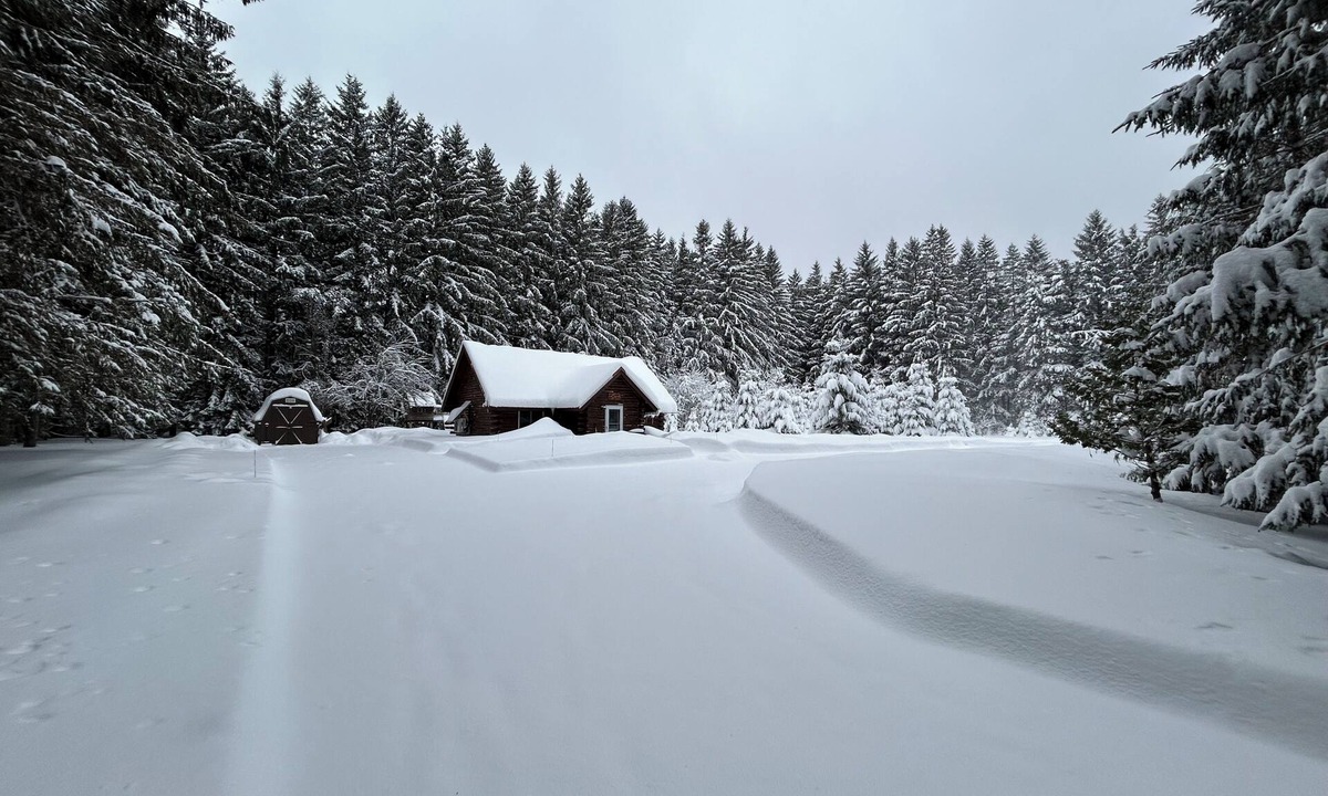 Munising Cabin | Waterfall Cabin - Pictured Rocks Lodging