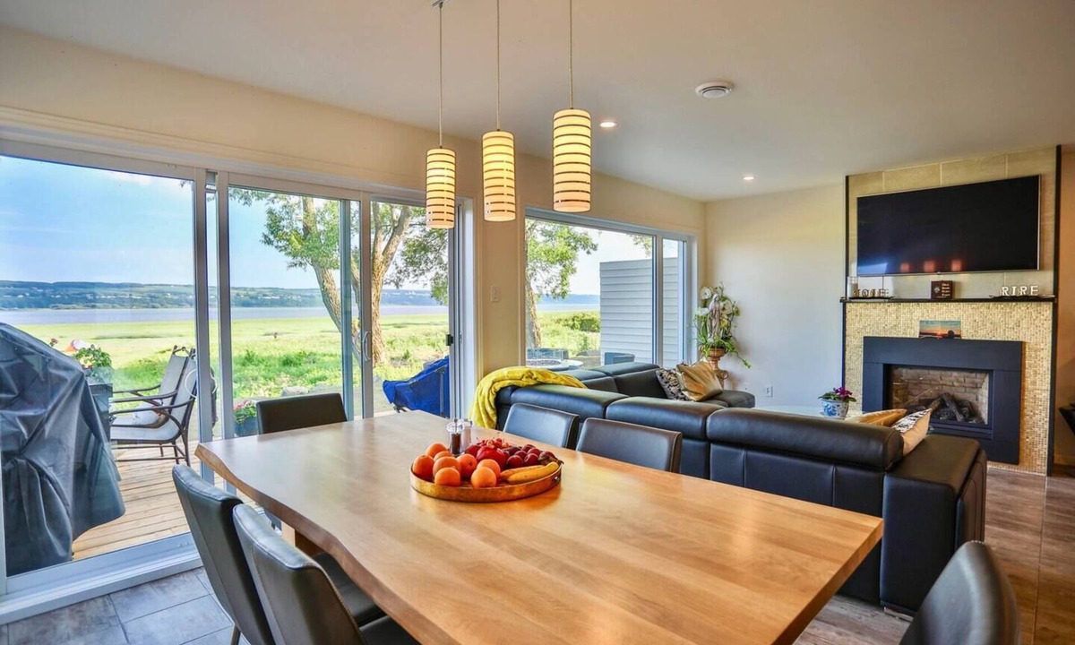 Ste Anne de Beaupre House | Waterfront view | Phenicia House