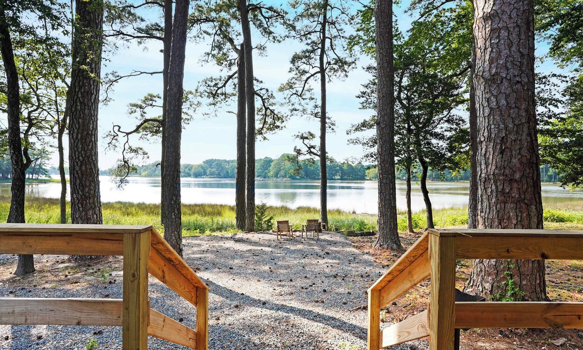 Locustville Cottage | Waterfront 1BR on Working Farm w/Deck + View