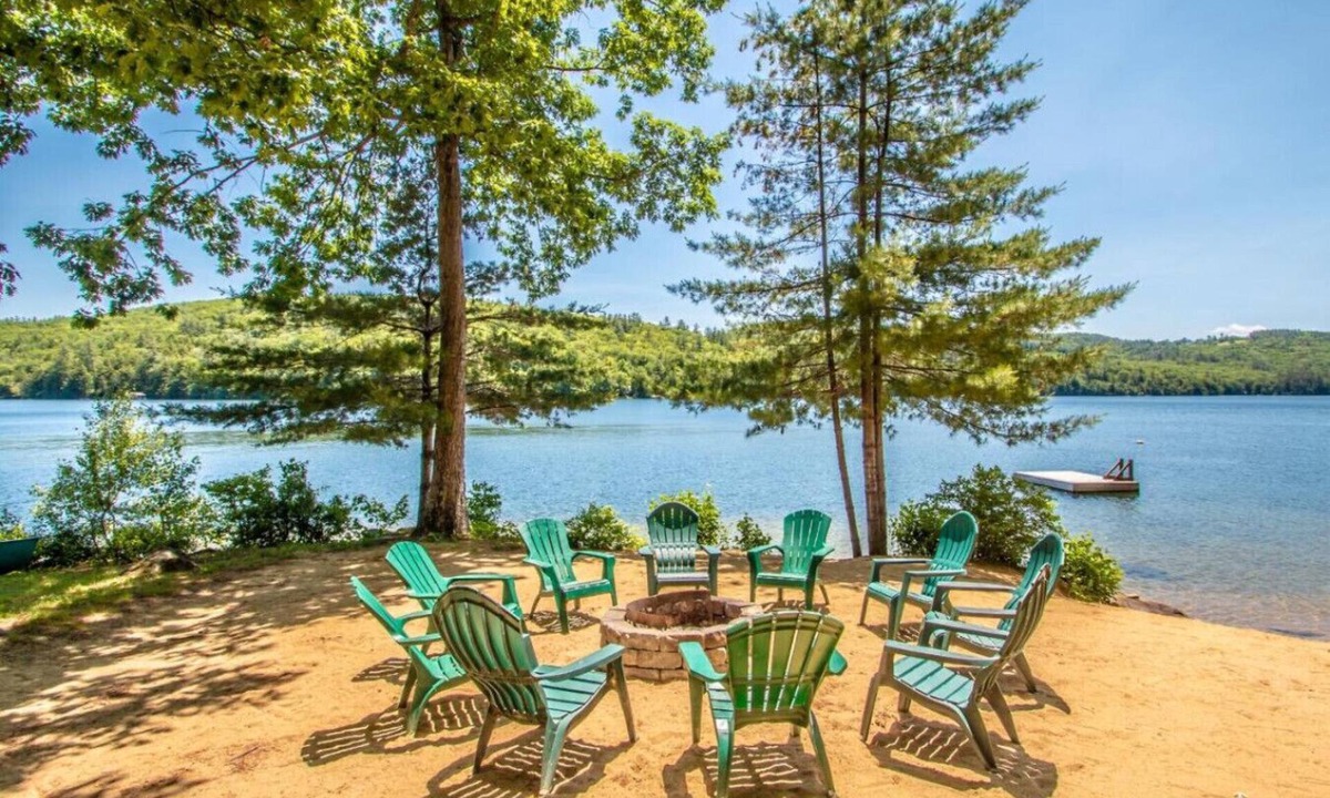 Holderness House | Waterfront 2 bedroom 2 bath at Squam (Suite 11)