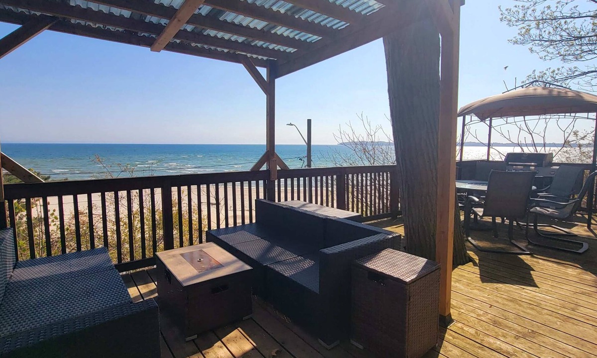 Crystal Beach House | Waterfront 2BR Loft w/Sunset View!